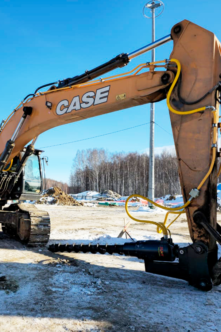 Томск, экскаватор CASE 380  и гидровращатель RAY REA50000