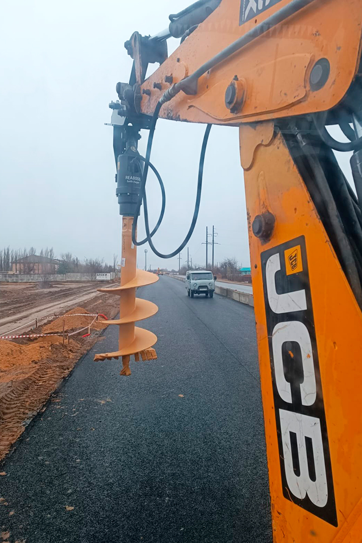 Волгоград, экскаватор-погрузчик JCB 3CX+ гидровращатель RAY REA8000