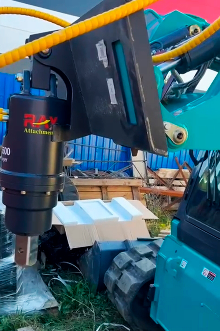 Екатеринбург, мини-погрузчик Sunward и гидровращатель RAY REA5500